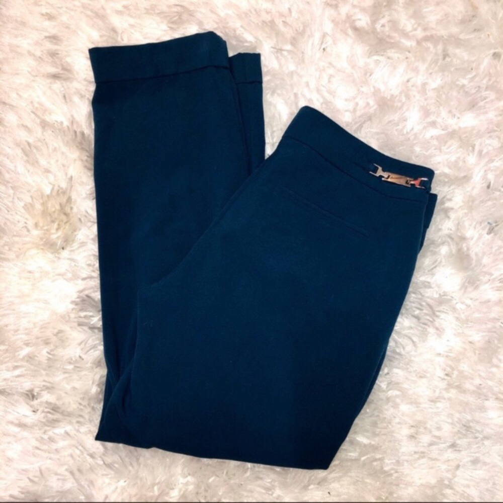 New York&Company blue straight leg cropped pants